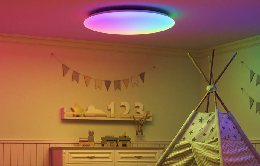 LED stropné svietidlo Yeelight Inteligentný Arwen 600D biele Svetlo v detskej izbe s farebným osvetlením.