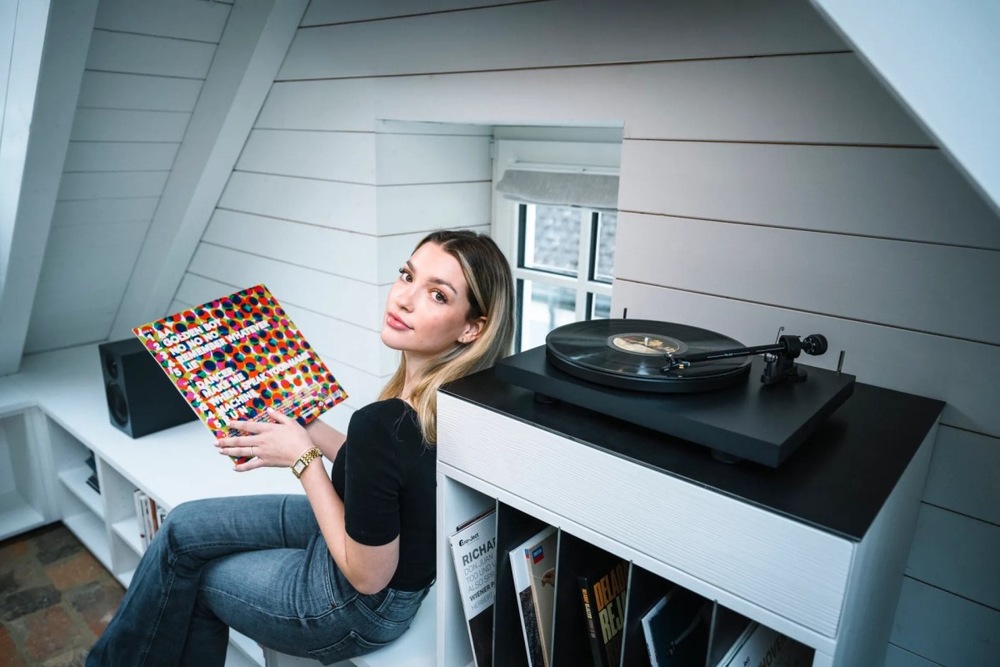 Gramofón Pro-Ject Colourful Audio System E čierny Stereo box Pro-Ject využíva moderné technológie