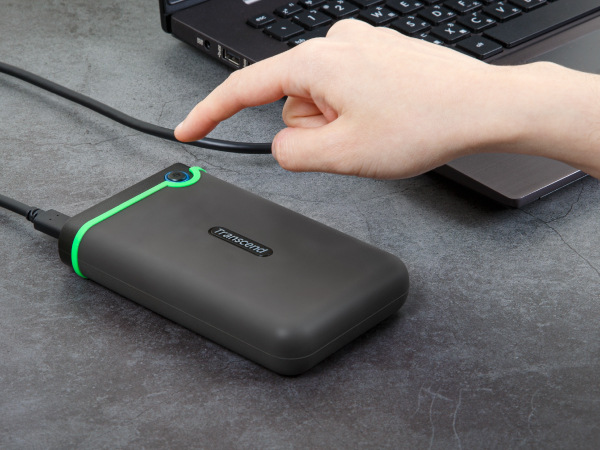 Externý pevný disk Transcend StoreJet 25M3C 2TB, USB-C (3.1 Gen 1) sivý/zelený Externý pevný disk Transcend StoreJet 25M3C 2TB, USB-C (3.1 Gen 1) sivý/zelený