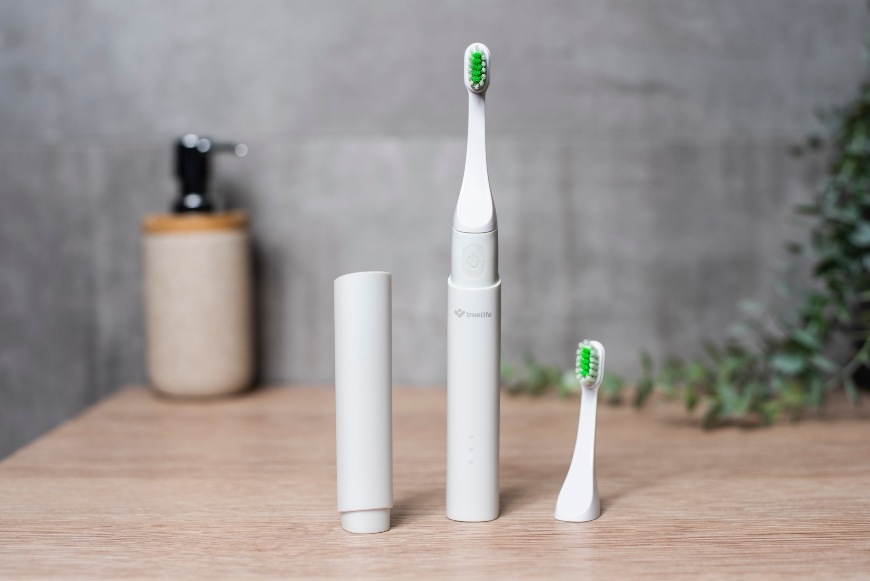 Zubná kefka TrueLife SonicBrush T100 biela TrueLife SonicBrush T100, bílá