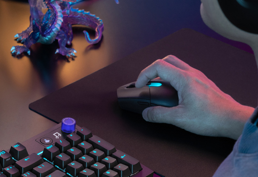 Ovládanie myši Logitech G305 X SUPERLIGHT počas hrania na počítači