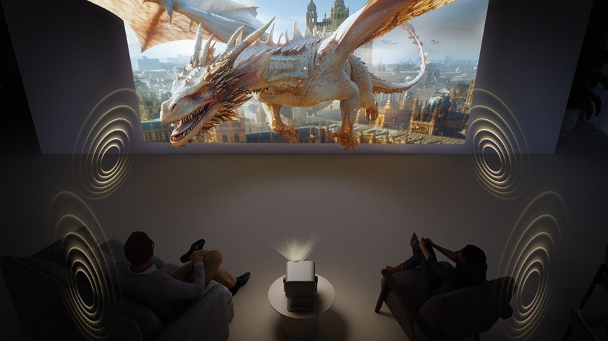 Laser TV Hisense M2SE PRO premieta na stenu obraz, z ktorého vylieta 3D drak, okolo znie priestorový zvuk