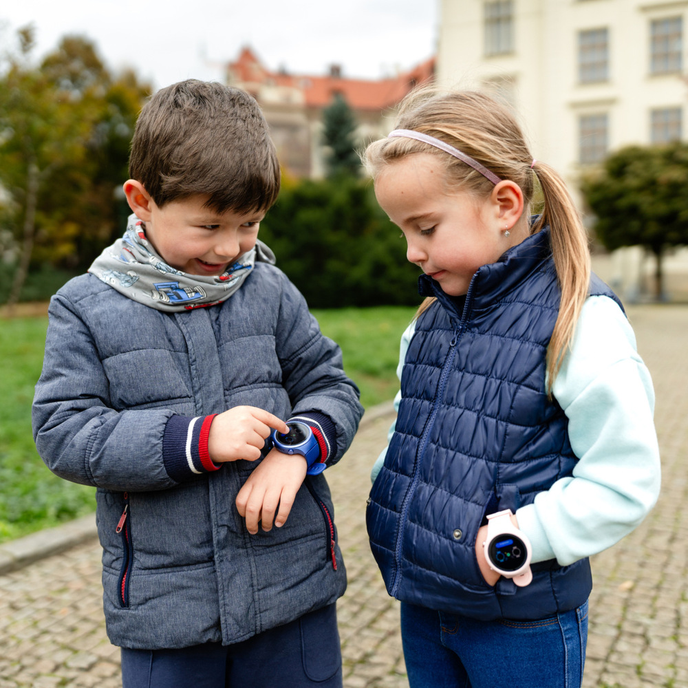 Inteligentné hodinky LAMAX WatchY4 Sport modré Deti s hodinkami Lamax Watch Y4 Šport na ruke