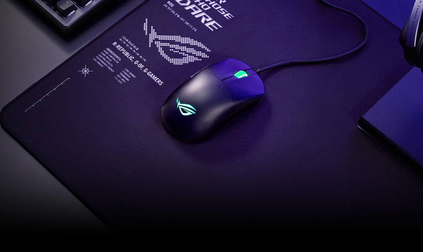 Myš Asus ROG Harpe Mini Core čierna Asus ROG Harpe Mini Core na hernej podložke s podsvieteným logom a kolieskom