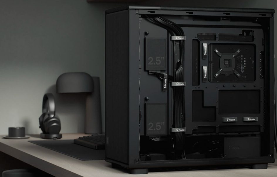 FRACTAL DESIGN Epoch XL Solid ponúka veľkorysý priestor pre hardvér