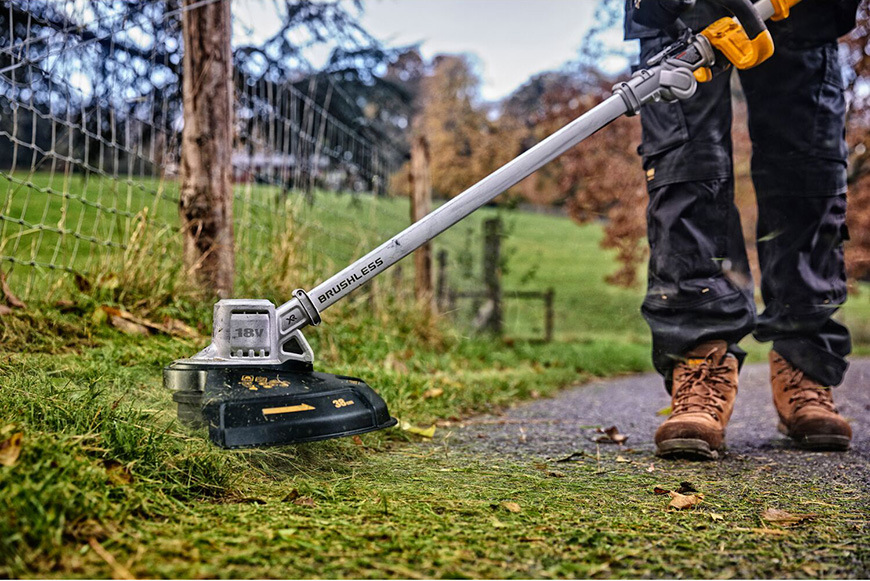Kosačka strunová Dewalt XR 18V DCMST561N-XJ (bez batérie) Strunová kosačka Dewalt DCMST561N-XJ (bez batérie)