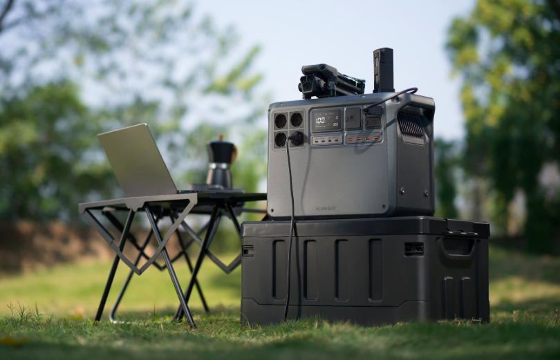 Nabíjacia stanica DJI Power 2000 (2048 Wh) sivá Nabíjacia stanica DJI Power 2000 (2048 Wh) - šedá