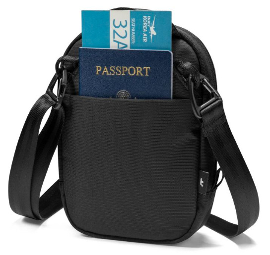 Brašna tomtoc Aviator - T37 Travel Crossbody Bag čierna Taška tomtoc Aviator - T37 Travel Crossbody Bag - čierna