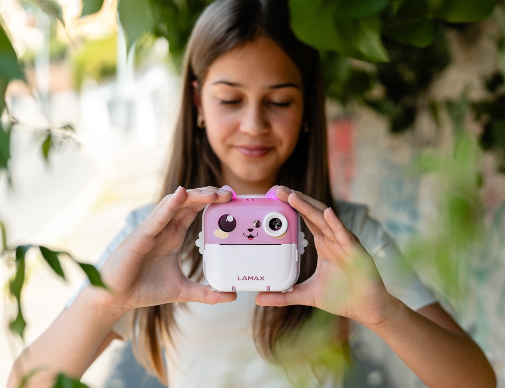Instantný fotoaparát LAMAX InstaKid2 AI Plus ružový Instantný fotoaparát LAMAX InstaKid2 AI Plus ružový