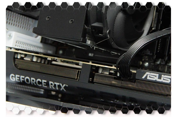 Herný počítač HAL3000 Alfa Gamer Micro Air biely Herný počítač HAL3000 Alfa Gamer Micro Air biely