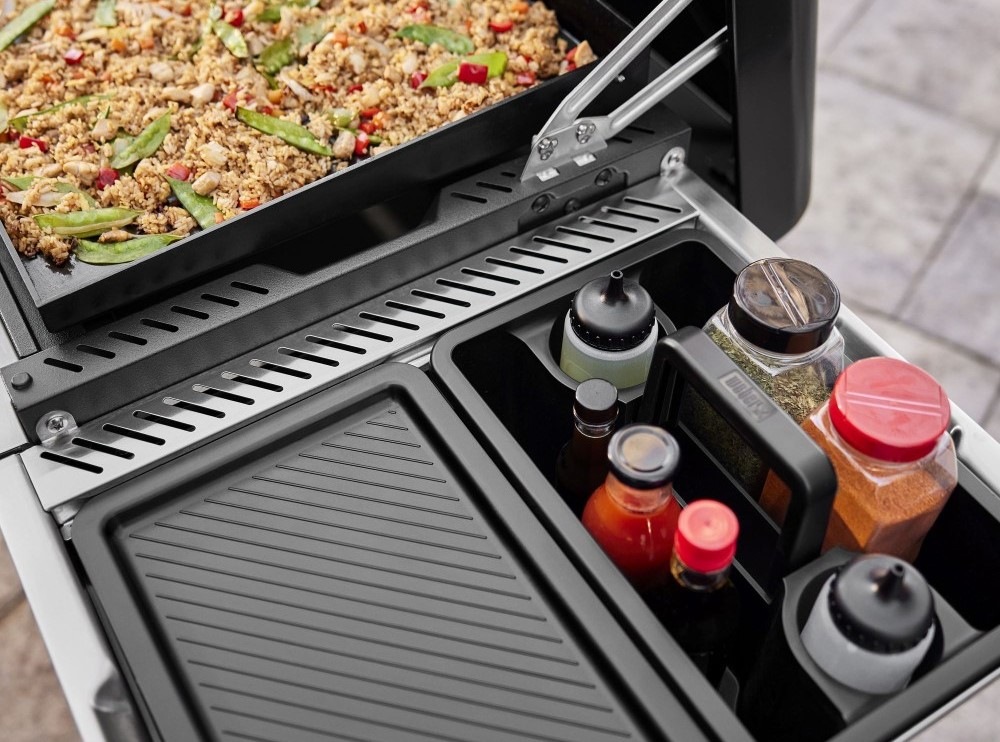 Gril záhradný plynový Weber SLATE GPD Premium 76 cm čierny Gril záhradný plynový Weber SLATE GPD Premium 76 cm čierny