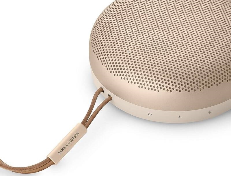 Prenosný reproduktor Bang & Olufsen Beosound A1 (2nd Gen) zlatý Prenosný reproduktor Bang & Olufsen Beosound A1 (2nd Gen) zlatý