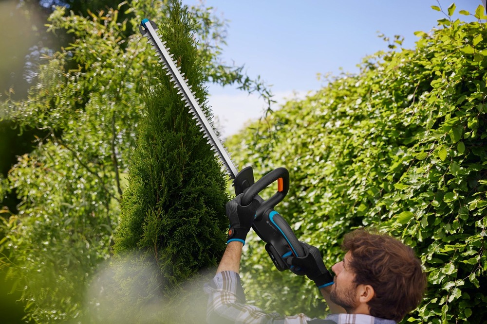 Nožnice na živý plot Gardena EasyCut 55/18V (s baterií) 14735-20 Nožnice na živý plot Gardena EasyCut 55/18V obsahujú akumulátor na prácu po dobu až 55 minút