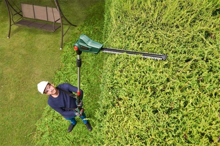 Nožnice na živý plot Bosch UniversalHedgePole 18 (s batériou) Nožnice na živý plot Bosch UniversalHedgePole 18 (s batériou)