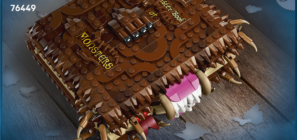 Stavebnica LEGO® Harry Potter™ 76449 Hryzající kniha Obludné obludárium Minifigúrka Nevilla dopĺňa model a vďaka jeho rozmerom sa kniha nestratí ani pri vystavení.