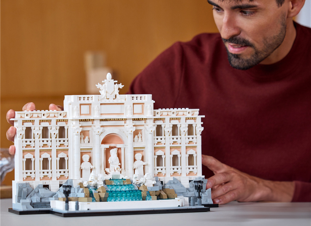 Stavebnica LEGO® Architecture 21062 Fontána di Trevi Hotová Fontána di Trevi sa stane pôsobivou dekoráciou pre milovníkov architektúry, cestovania a talianskych pamiatok