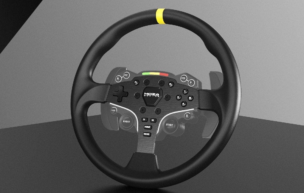 Veniec volantu Moza Racing 12" Round Wheel Mod for ESX hliník Elegantný čierny herný volant s niekoľkými tlačidlami a žltým pruhom hore stojí na šedom pozadí.