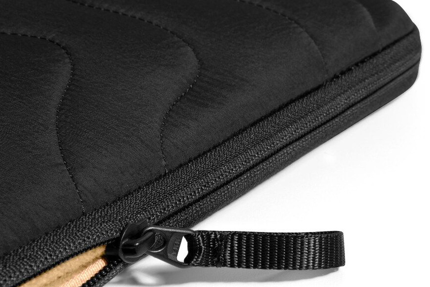 Puzdro na notebook tomtoc Terra-A27 Laptop Sleeve 14" čierne Púzdro na notebook tomtoc Terra-A27 Laptop Sleeve 14" - čierne