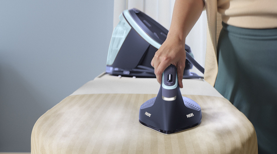 Žehliaci systém Philips 7200 Series PSG7200/20 tmavo modrá farba Žehliaci systém Philips PSG7200/20 7200 Series na žehliacej doske