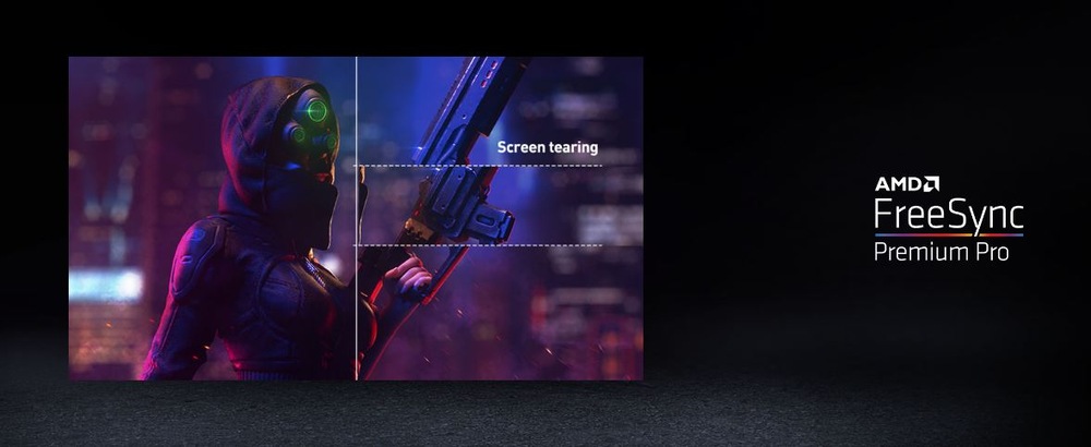 Futuristická postava s kapucňou a svietiacimi okuliarmi drží veľkú zbraň. Obrázok je rozdelený a ukazuje „trhanie obrazovky“. Text: „AMD FreeSync Premium Pro“ vpravo.