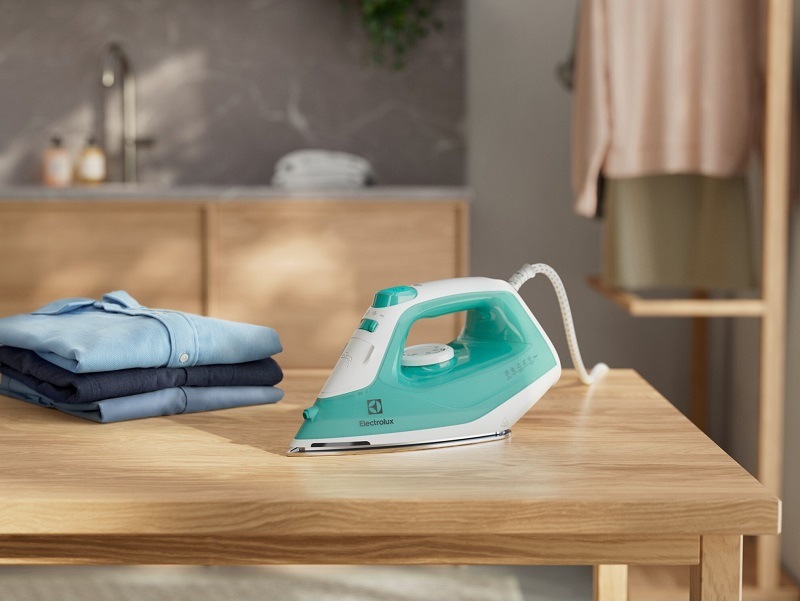 ELECTROLUX E5SI2-2AM, NAPAŘOVACÍ ŽEHLIČK ELECTROLUX E5SI2-2AM, NAPAŘOVACÍ ŽEHLIČK