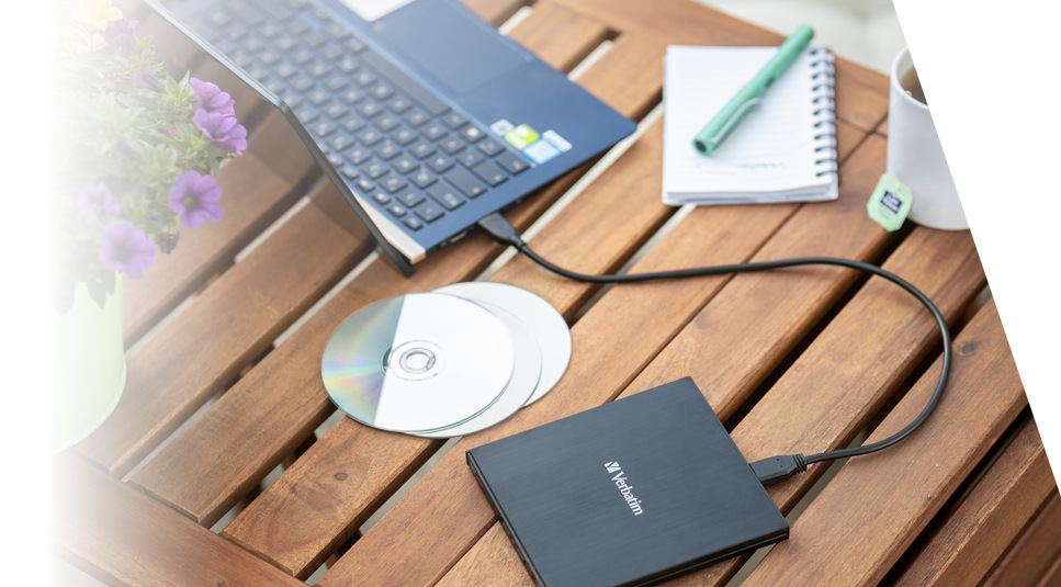 Externá DVD napaľovačka Verbatim CD/DVD Slimline USB 2.0 čierna Externá DVD napaľovačka Verbatim CD/DVD Slimline USB 2.0 čierna