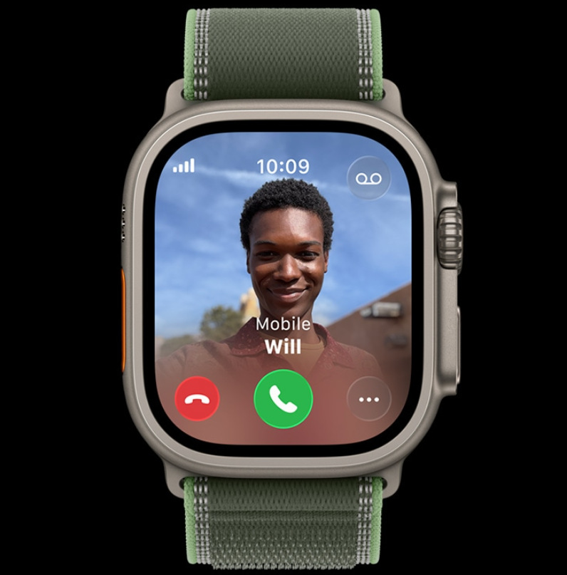 Inteligentné hodinky Apple Watch Ultra 3 GPS + Cellular 49mm čierny titán - čierny / uhlový trailový ťah - M/L