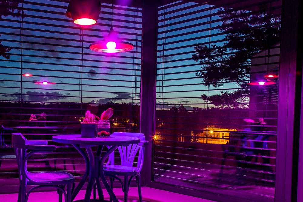 Inteligentná žiarovka IMMAX NEO SMART LED E27 11W RGB+CCT farebná a biela, stmievateľná, Zigbee, TUYA