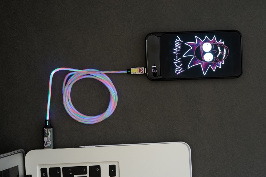 Kábel Lazerbuilt Rick and Morty Light-Up Shock! USB-A/USB-C 1,2m čierny/biely Kábel Lazerbuilt Rick and Morty Light-Up Shock! USB-A/USB-C 1,2m - čierny/biely