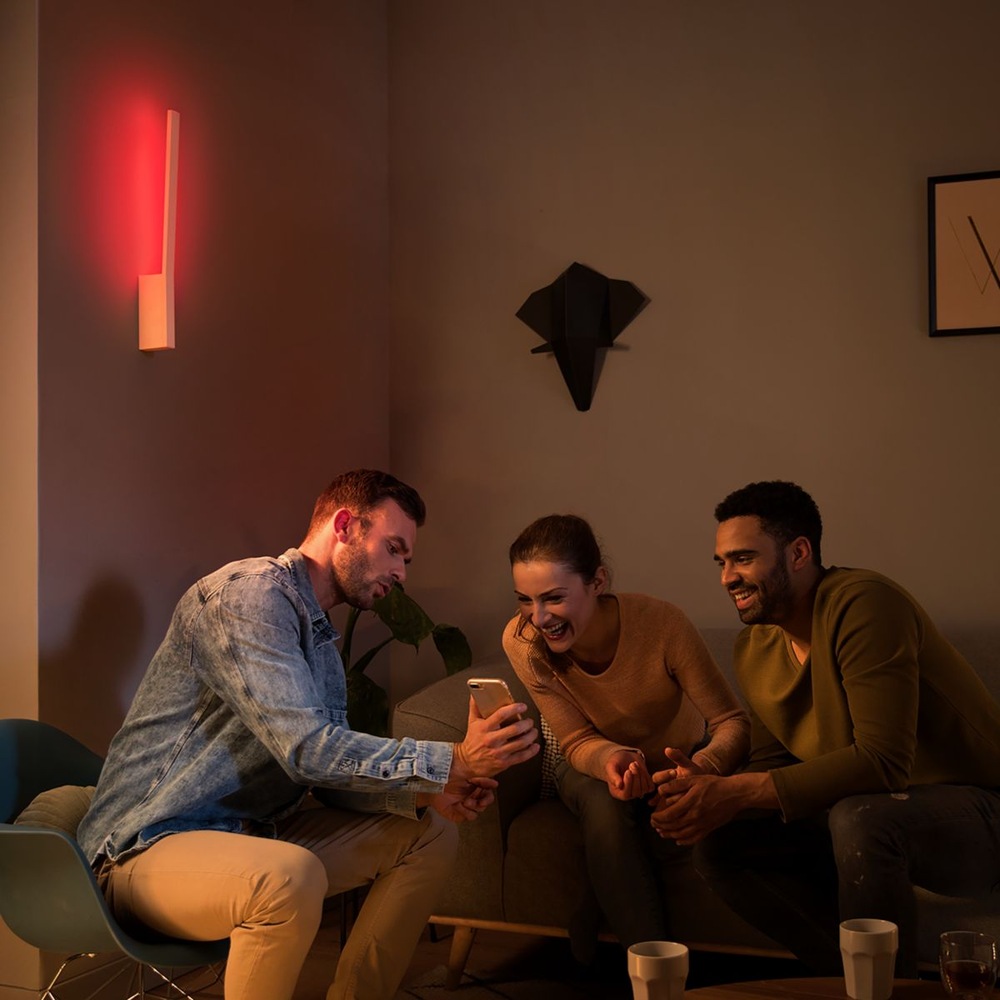 Nástenné svietidlo Philips Hue Liane White and Color Ambiance biele