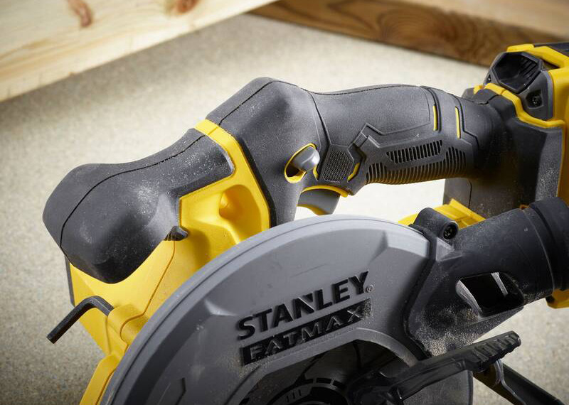 Okružná píla Stanley FatMax SFMCS500B-XJ (bez batérie)