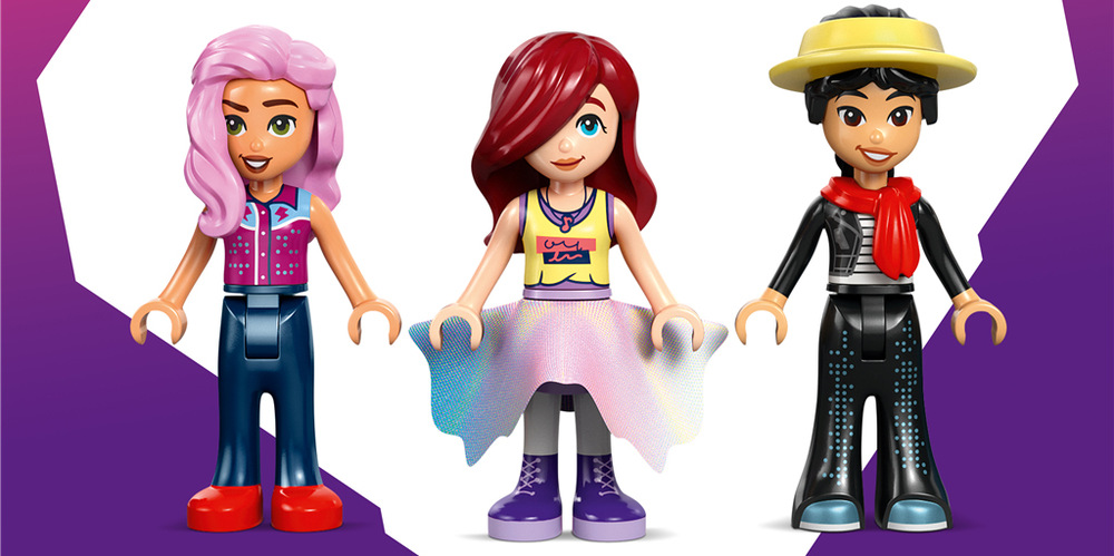 Stavebnica LEGO® Friends 42685 Módna prehliadka v mestečku Heartlake Na otočnej plošine môžu minibábiky predvádzať outfity počas tematickej prehliadky či súťaže.