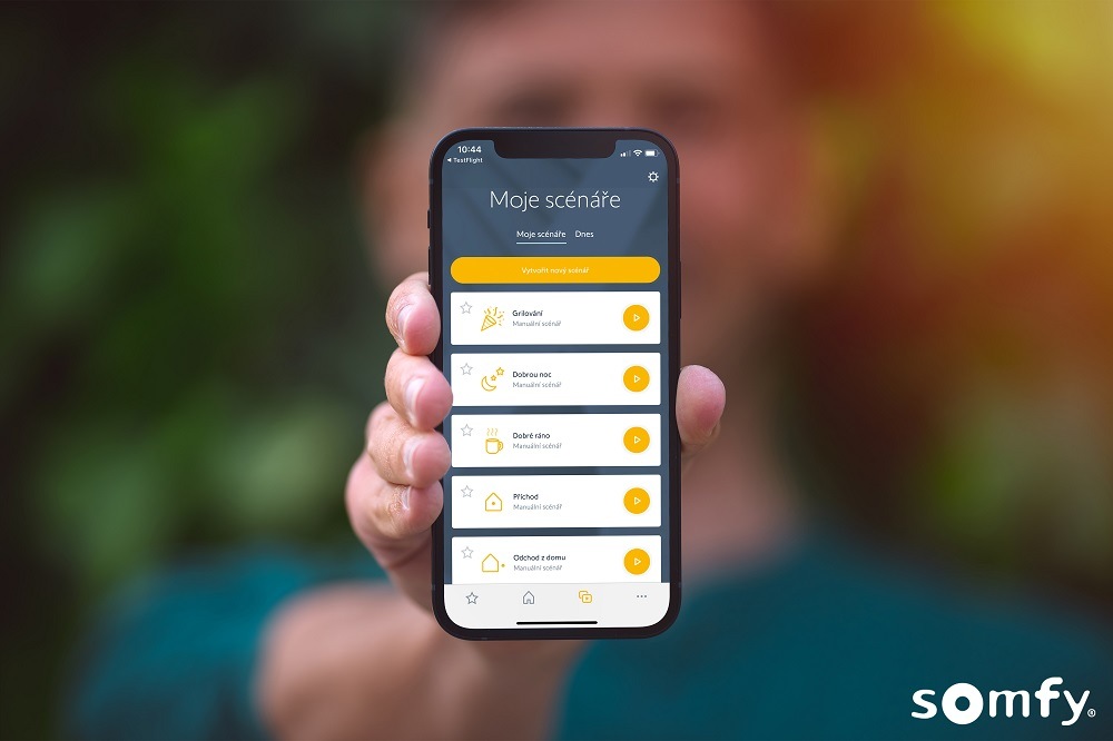 Zásuvka Somfy ON-OF Plug io biela