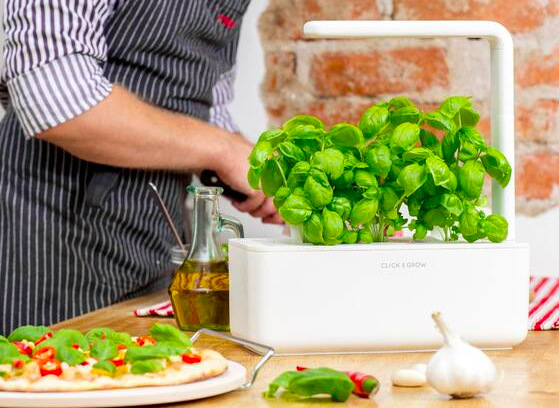 Chytrý kvetináč Click and Grow Smart Garden 3 - biely