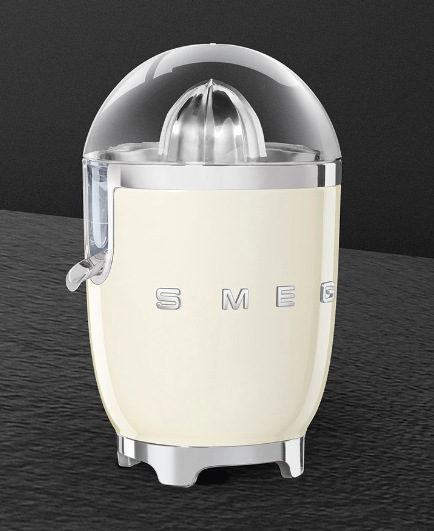 Lis na citrusy Smeg 50's Retro Style CJF11CREU krémový Lis na citrusy Smeg 50's Retro Style CJF11CREU, krémový