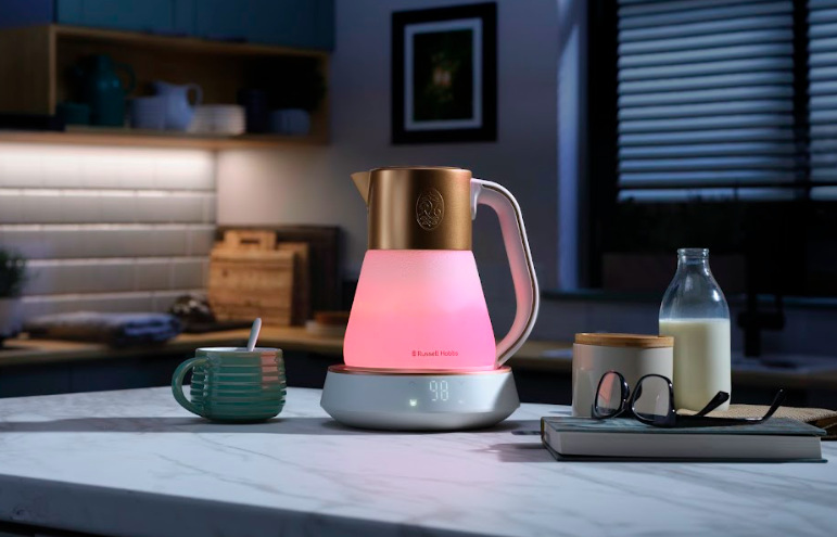 Rýchlovarná kanvica RUSSELL HOBBS Calm 27450-70 biela/zlatá Rýchlovarná kanvica Russell Hobbs 27450-70 Calm