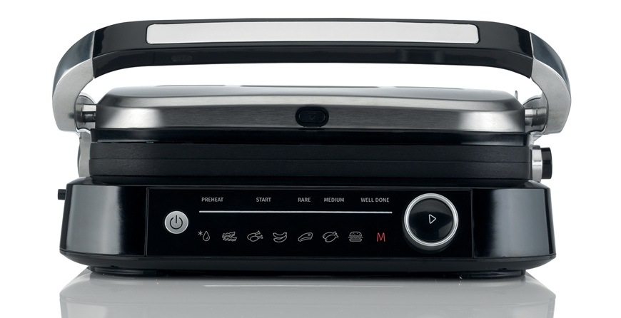 Gril Hisense HCG2100S Detailný záber na šikovný ovládací panel pri kontaktnom grile Hisense.