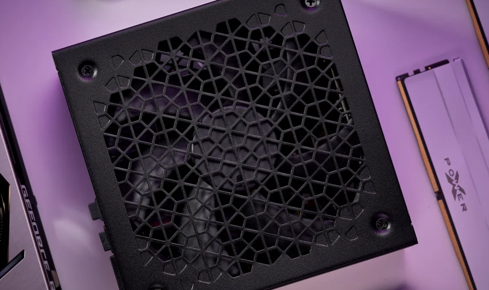 Zdroj Cooler Master ELITE Gold 1200W FM čierny Cooler Master ELITE Gold 1200W FM podporuje ATX 3.1″ width=
