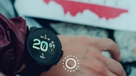 Inteligentné hodinky Suunto Race Titanium - Amethyst