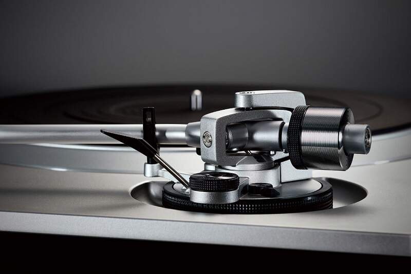 Gramofón Technics SL-1500CEG-S strieborný Gramofón Technics SL-1500CEG-S strieborný