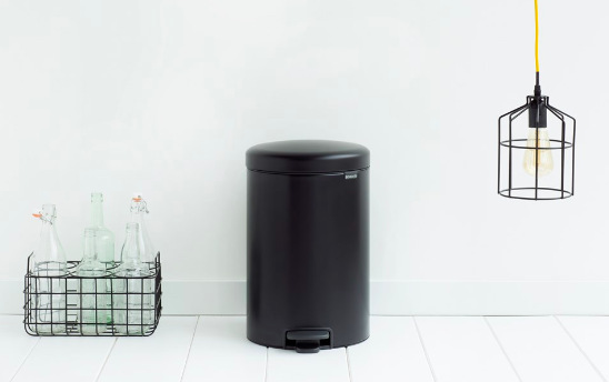 Odpadkový kôš Brabantia NewIcon 20 l, matt black čierny Odpadkový kôš Brabantia NewIcon 20 l, matt black
