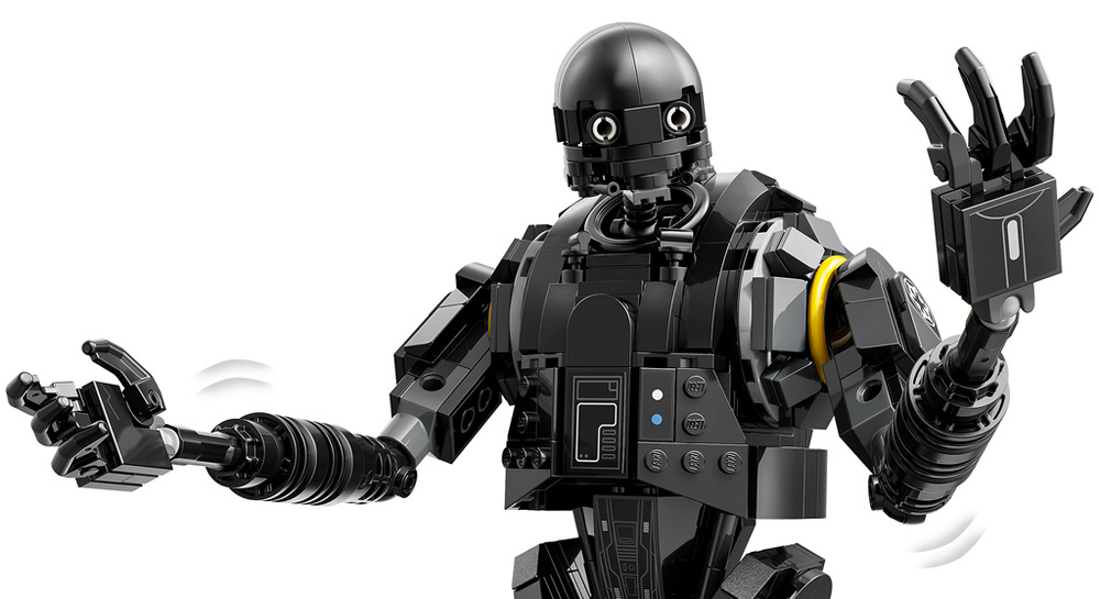 Stavebnica LEGO® Star Wars™ 75434 Bezpečnostní droid K-2SO™ Pohyblivá hlava a paže umožňujú droidovi meniť pózy a prispôsobiť jeho vzhľad vášmu spôsobu vystavenia.