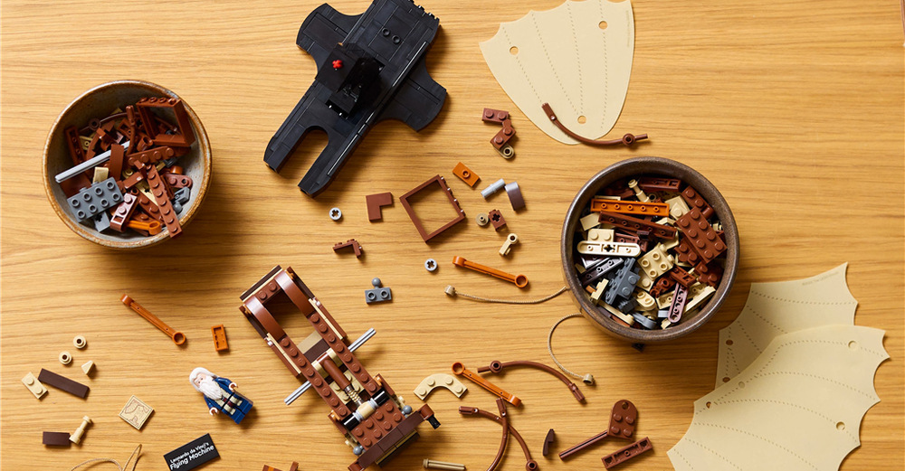 Stavebnica LEGO® Icons 10363 Lietajúci stroj Leonarda da Vinciho Stavebnica pripomína da Vinciho návrh ornitoptéra a približuje históriu raných leteckých vynálezov.