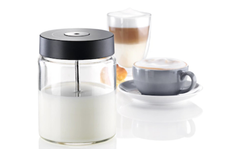 Nádoba na mlieko Miele MB-CM-G Nádoba s mliekom MIELE MB-CM-G a pripravenými kávami latté a cappuccino