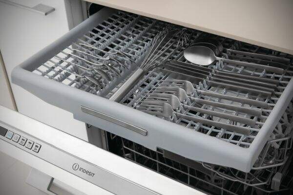 Umývačka riadu Indesit DIO 3T131 AF E