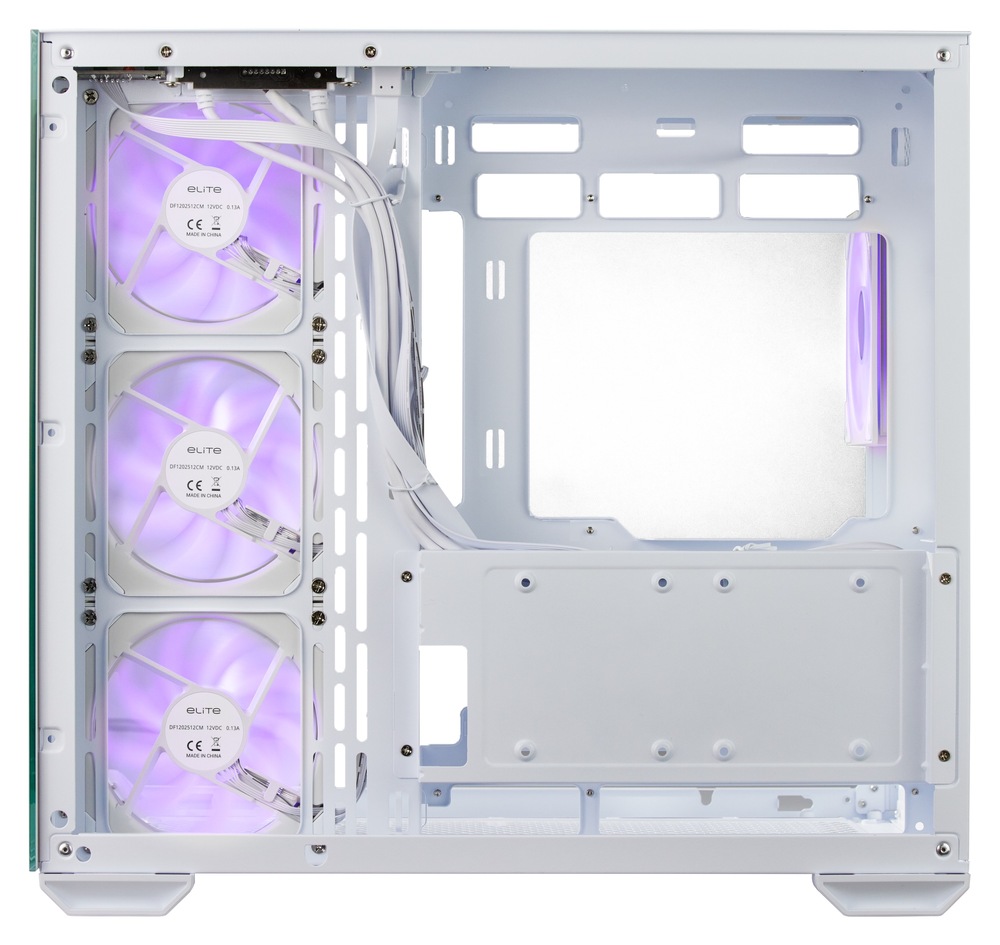 Pohľad na PC z bočnej strany. Zachytáva pohľad cez bočnú stenu a ukazuje priestor na inštaláciu komponentov a zároveň ukazuje pozície ARGB ventilátorov.
