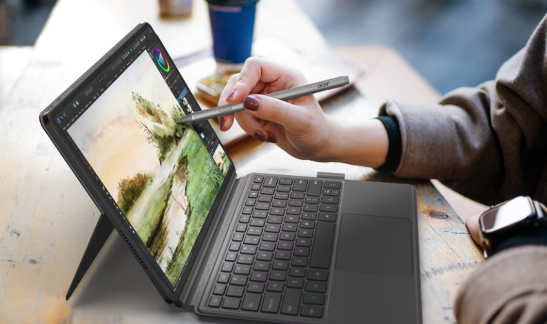 V balení Acer Iconia Duo S12 je aj klávesnica a stylus