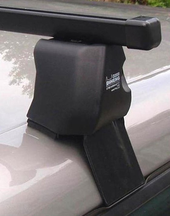 Priečniky Compass RAPID Strešný nosič Compass RAPID zámok FE DIH - spaceback