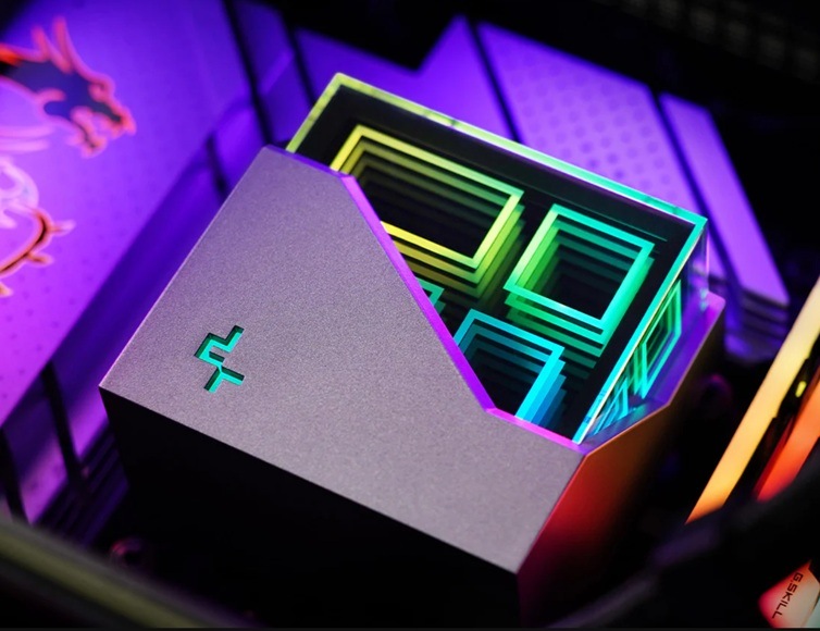 Vodný chladič DeepCool LT520 biely Vodný chladič DeepCool LT520 biely