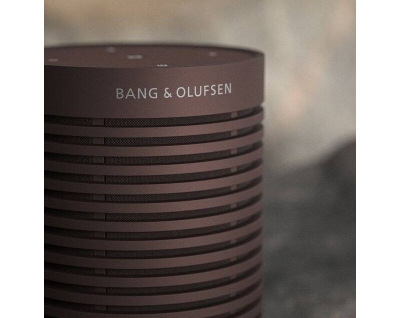 Prenosný reproduktor Bang & Olufsen BeoSound Explore hnedý